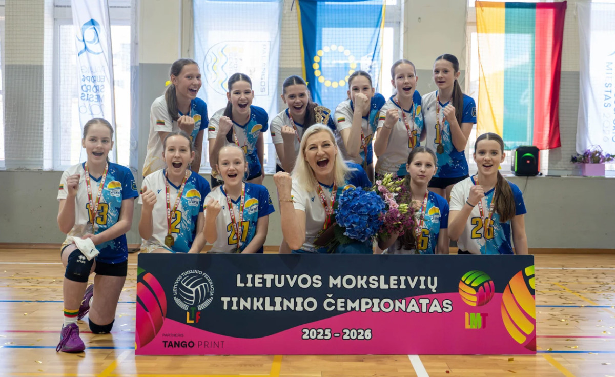 Lietuvos U13 mergaičių salės tinklinio čempionato finale triumfavo Palangos sporto centro komanda