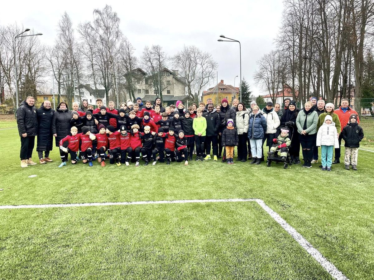 Legendinė Vlado Jurgučio progimnazijos futbolo aikštelė, futbolo čempionų kalvė, atgimė