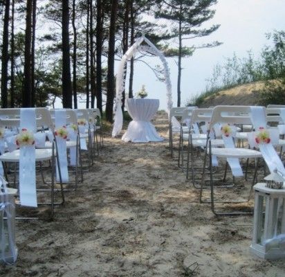 Nusprendusias susituokti poras vis labiau vilioja jūros krantas