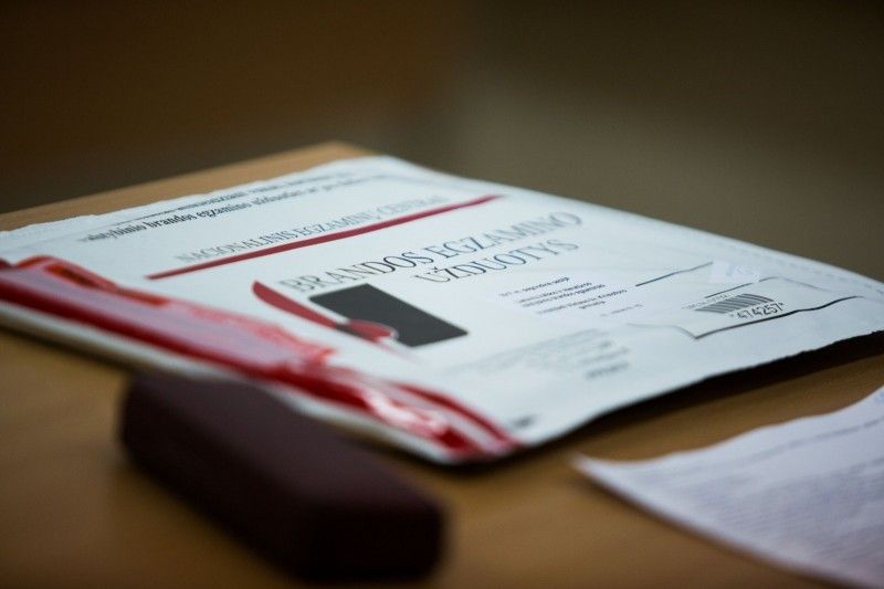 Egzaminų pabaiga: nustebino pažirę šimtukai matematikos egzamine