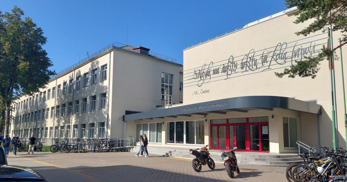 Konkurse Palangos senosios gimnazijos direktoriaus pareigoms užimti liko dvi pretendentės – kolegės, kurios tapo konkurentėmis