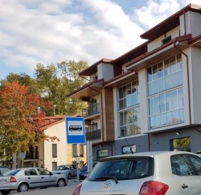 Ganyklų gatvės stotelė tapo automobilių statymo aikštele
