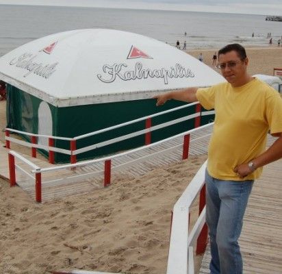 „Draudimas prekiauti alkoholiu lauko kavinėse, vargu, ar ką išspręs. Neturtingieji kaip gėrė, taip gers“, – įsitikinęs A. Timukas.
