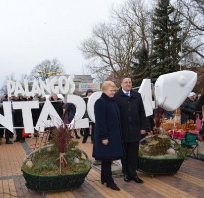 Vienuoliktoje „Palangos stintoje“ žuvį kepė ir prezidentė D. Grybauskaitė