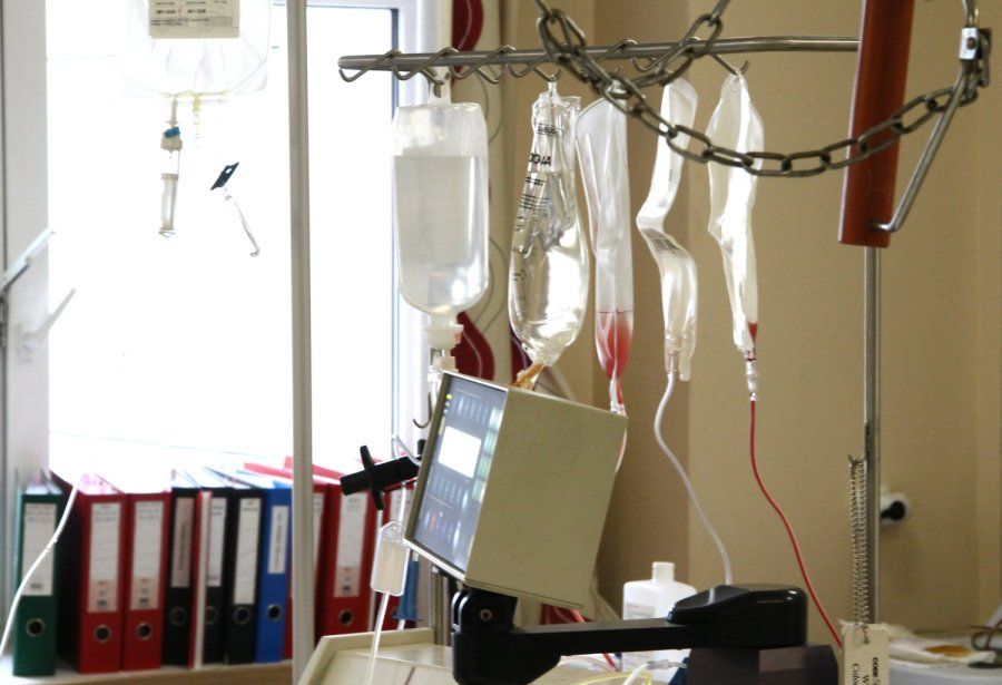 Vėžiu sergančia drauge besirūpinanti Vaida: onkologiniai pacientai turi daug klausimų, į kuriuos ieško atsakymų
