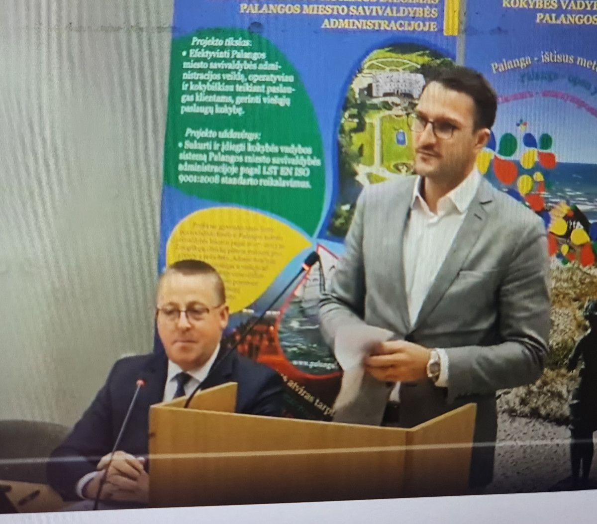 Naujasis Palangos Seimo narys Karolis Neimantas: „Stoviu prieš jus su dvejomis rankomis, kojomis, akimis ir ausimis – naudokite mane kaip resursą, bet neišnaudokite“