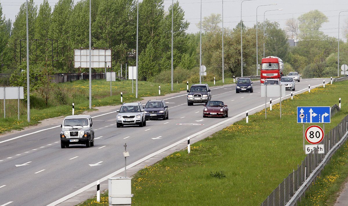 Magistralinis kelias Vilnius - Klaipėda ties "Mega". FOTO: DELFI / RAFAEL ACHMEDOV  S