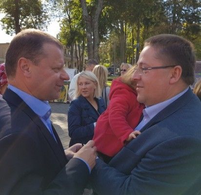 Vienas paskutinių S. Skvernelio ir Š. Vaitkaus susitikimų įvyko per Palangos šventę „Palangos stalas 2016“.