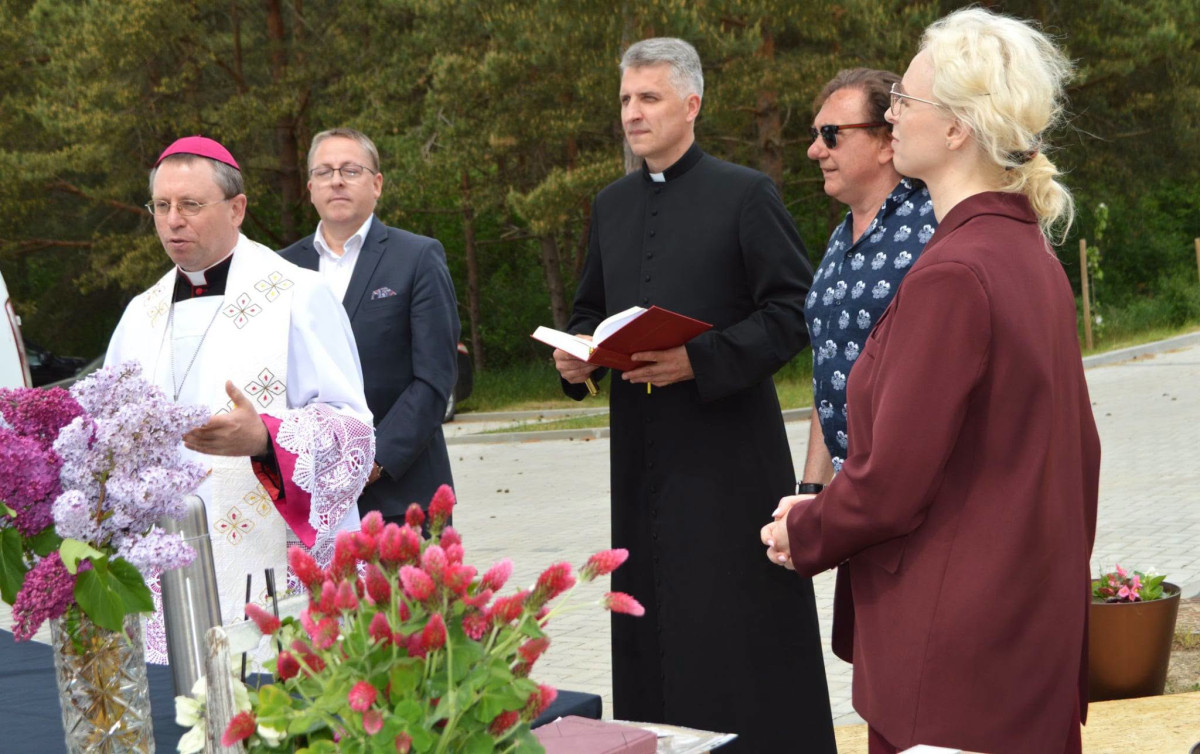 Palangoje pradėtos globos namų „Senjorų dvaras“ koplyčios statybos: įkasta simbolinė kapsulė