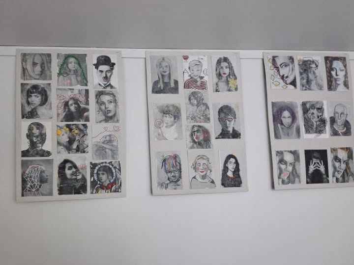 Palangos senosios gimnazijos paroda „Nutylėti sluoksniai“ bando atpažinti emocijas