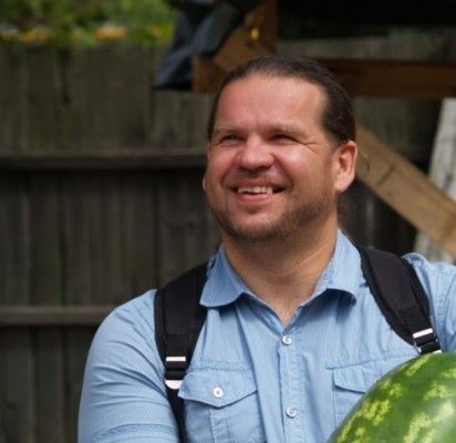 Nerijus Stasiulis iki šiol darbuojasi vadybininku Palangos kultūros ir jaunimo centre.