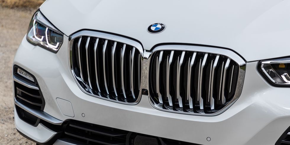 Girtas BMW vairuotojas prisivažinėjo Palangoje: prieš eismą riedėjusį pilietį pareigūnai uždarė į areštinę
