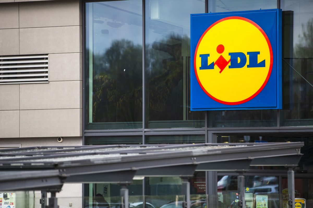 „Lidl“ darbuotojų vasara pajūryje: tarp darbo prie jūros privalumų – patogus grafikas bei dienpinigiai