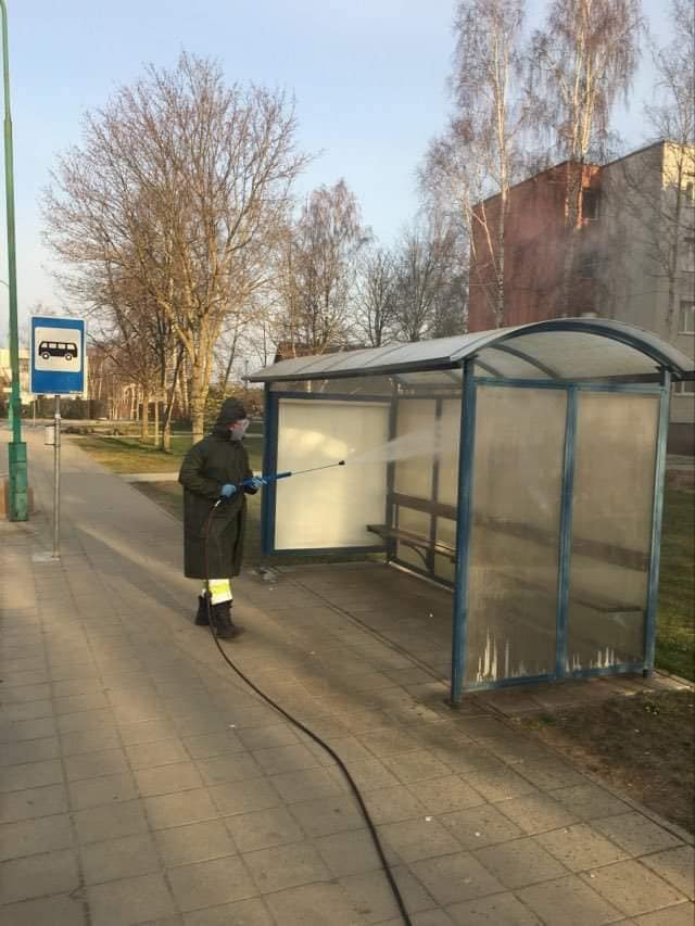 Palangos komunalinis ūkis pradėjo dezinfekuoti ir viešąsias miesto erdves