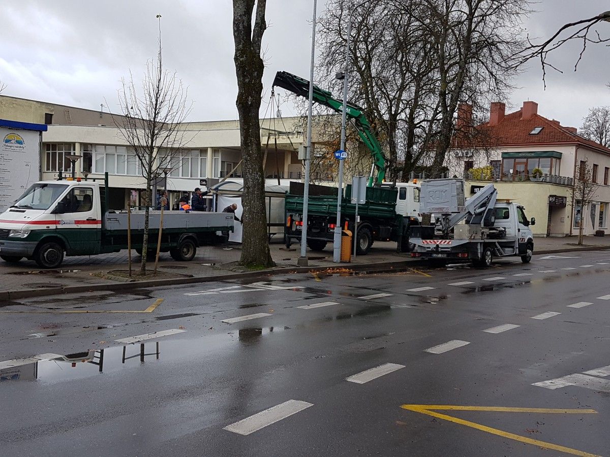 Bus pastatytos naujos autobusų stotelės miesto centre ir prie baseino