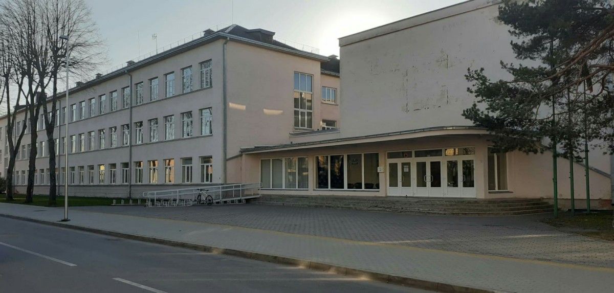 Palangos senoji gimnazija įgyvendina projektą "Sporto inventoriaus ir įrangos įsigyjimas"