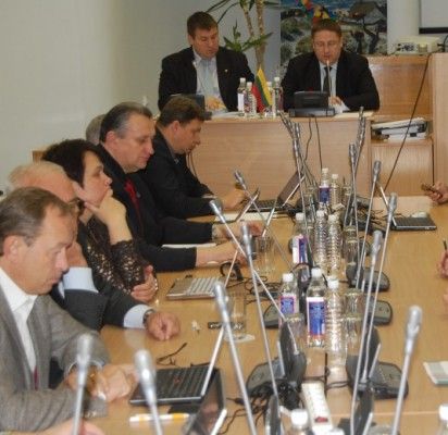 Opozicija rūstinosi dėl Viešosios tvarkos skyriaus steigimo, įtarė slaptu sandėriu Sporto centrą