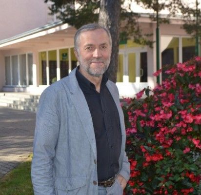 Palangos senajai gimnazijai šiek tiek daugiau nei metus vadovaujantis Leonas Šidlauskas pripažino, jog nuo pirmų vadovavimo dienų ėmėsi būtiniausių darbų, rezultatai jau matomi.