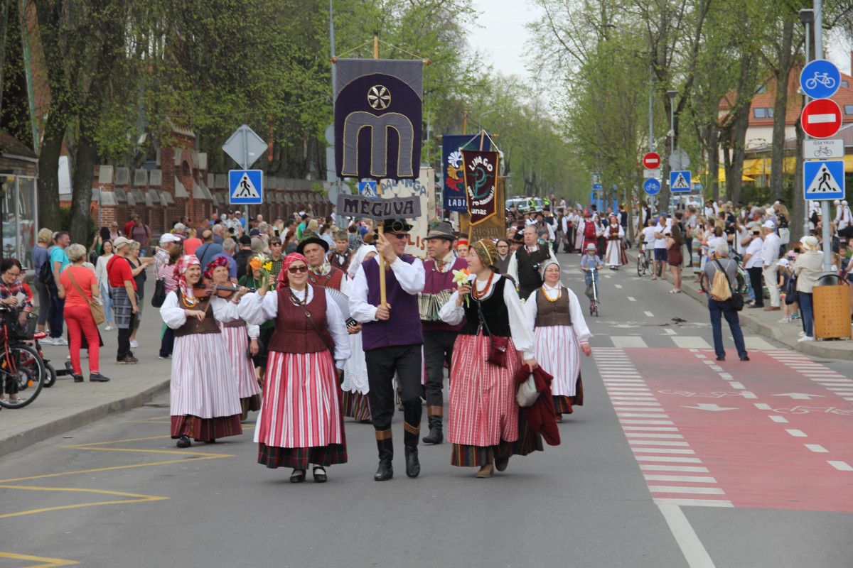 32-ąjį kartą iš įvairių Lietuvos vietų susirinkę folkloro ansambliai balandžio 22-24 dienomis kvies palangiškius ir miesto svečius į Jurginių festivalio veiklas Palangos gamtoje