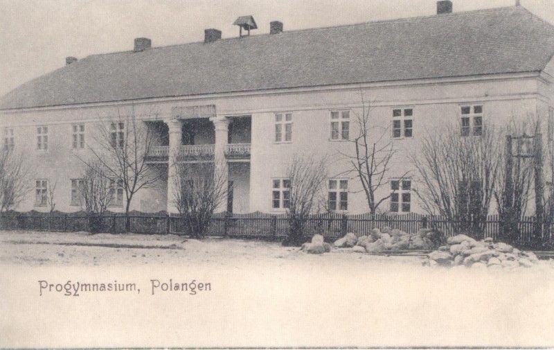 4. Palangos progimnazijos pastatas. Apie 1907 m. Nuotr. P. Mongirdaitės. H. Grinevičiaus kolekcija.