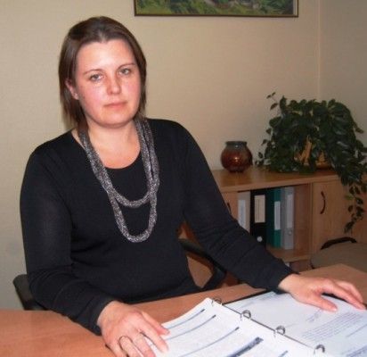 Su bibliotekos pinigais buhalterė elgėsi kaip pelė savo aruode
