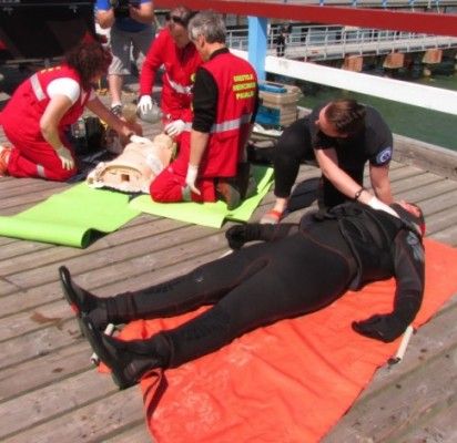 Palangos gelbėtojai demonstravo meistriškumą bei mokė gelbėti skęstančiuosius