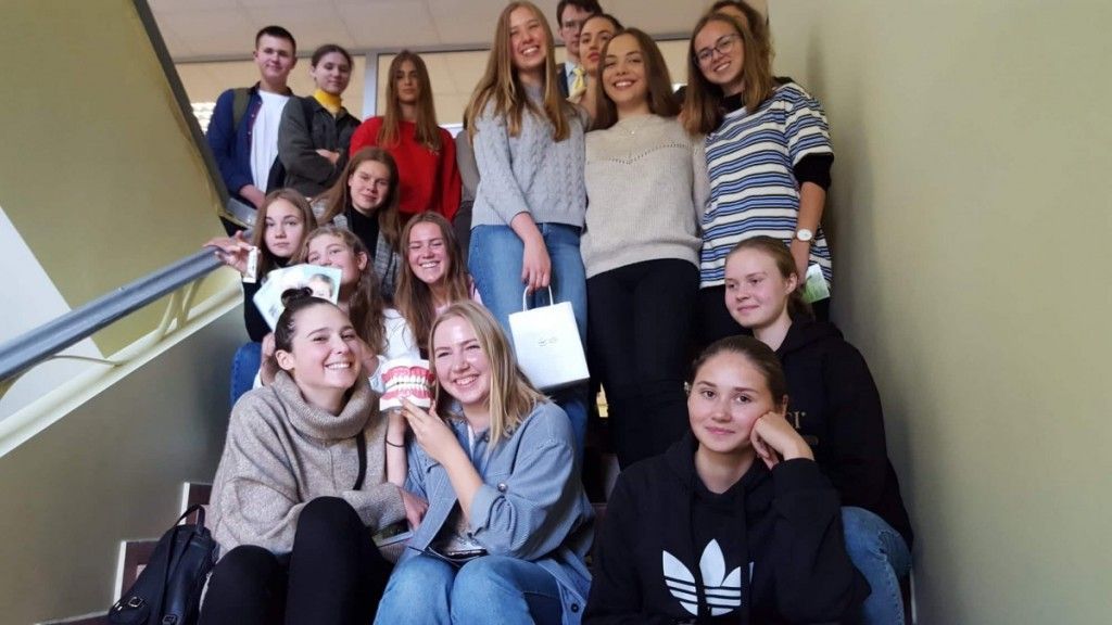 Palangos mokyklos mokslo metus baigs nuotoliniu būdu, abitūros egzaminai vyksa Baltijos pagrindinėje mokykloje