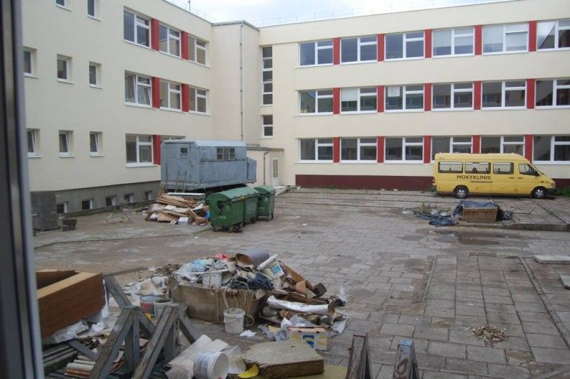 Mokslo metų pradžia „Baltijos“ pagrindinėje mokykloje – nuklota dulkėmis