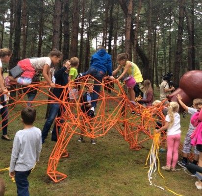 Atidarytas lietuviškų pasakų parkas stebina netradiciniais sprendimais