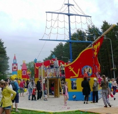 Kuršėnų vaikų ir jaunimo teatras „Ikaras“ parengė dovaną vaikams.
