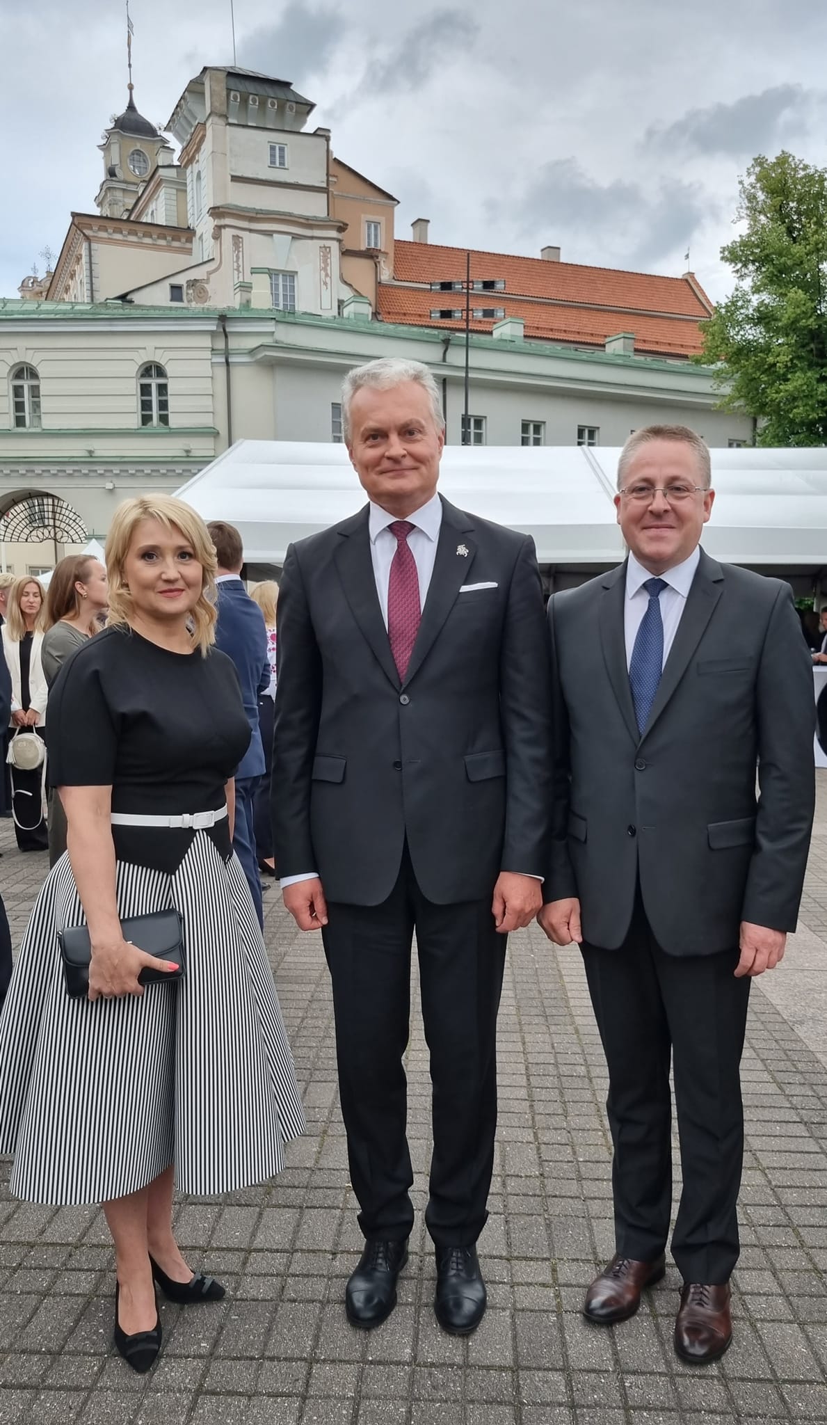 Meras Šarūnas Vaitkus su žmona Vilma ir Prezidentu Gitanu Nausėda