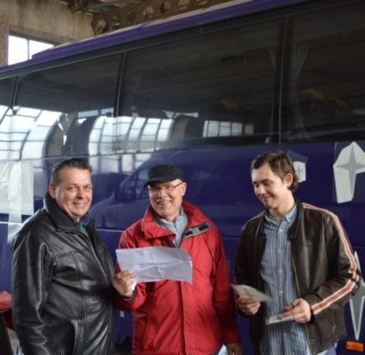 „Vlasava" gerokai atnaujino savo autobusų parką. Kairėje-  UAB „Vlasava“ direktorius Saulius Čepkauskas.