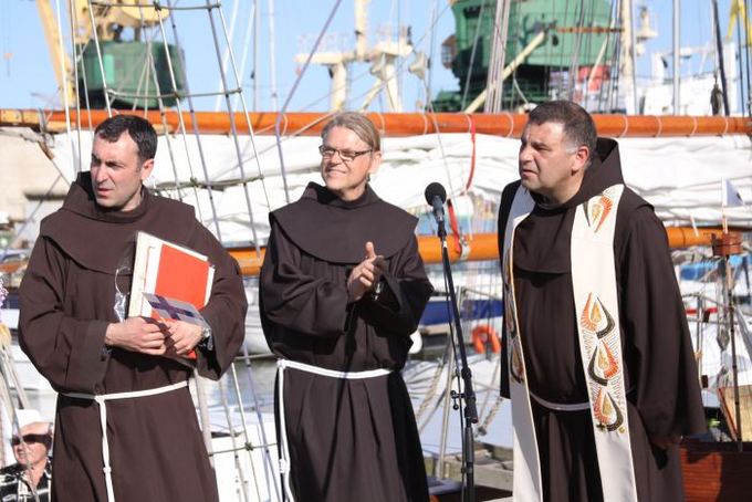 Lapkričio 15 d. Palangos koncertų salėje – nemokamas koncertas „Mažesnieji broliai – su žmonėmis ir dėl žmonių“