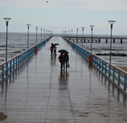 Ruduo išvijo minias, bet ištikimiausi Palangos bičiuliai – dar čia