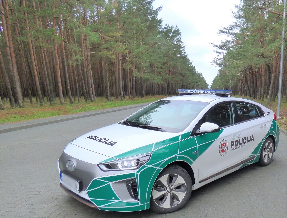 Mero Šarūno Vaitkaus iniciatyva stiprinamos policijos pajėgos Palangoje - policija iš automobilių per garsiakalbius įspės apie taisykles