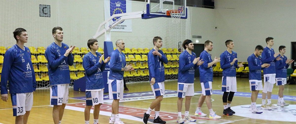 Pergalingas tritaškis, aplaistytas „Kuršių“ trenerio asistento debiutas ir lūžusi nosis