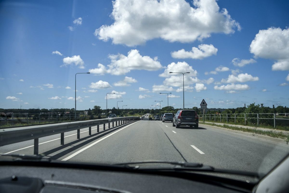 Kelių direkcija „Hidrostatybai“ turi grąžinti beveik 64 tūkst. eurų už pavėluotą kelio Šiauliai-Palanga atkarpų remontą