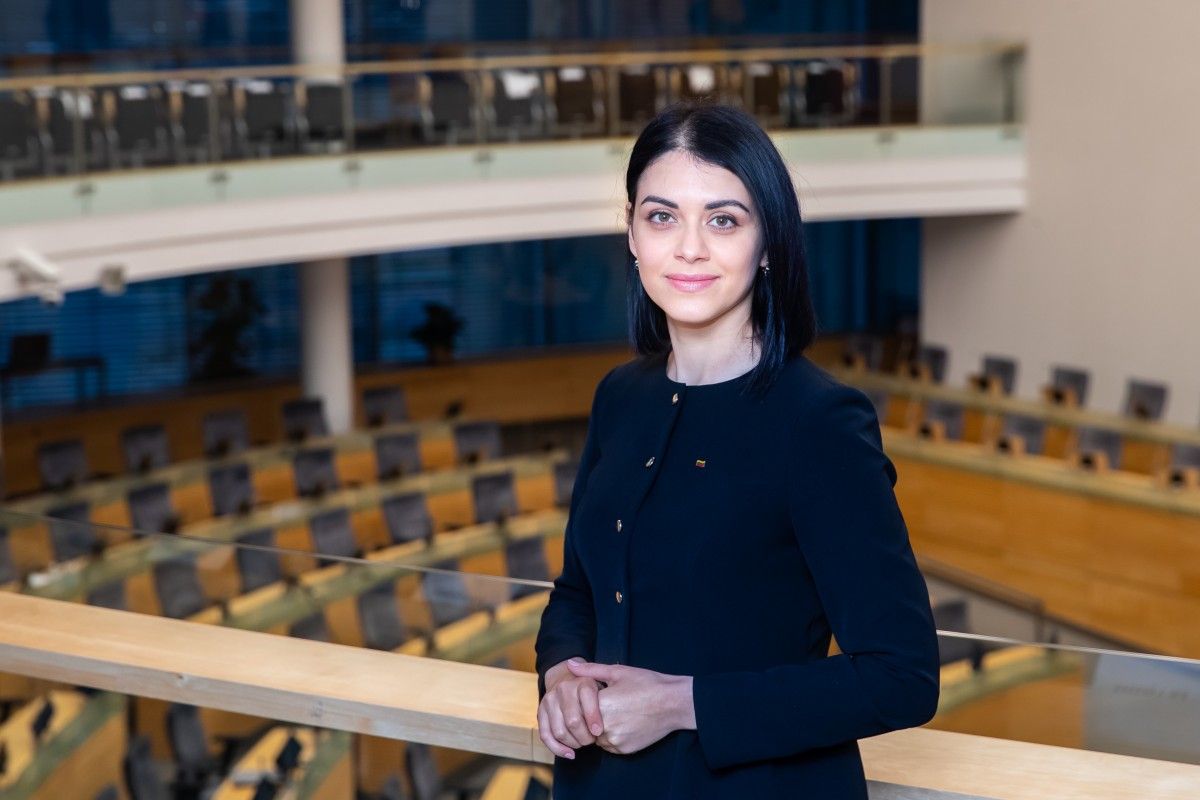 30-etį švenčianti Svetlana Grigorian: „Aktyvioje politikoje dalyvauju pakankamai ilgai ir iš arti mačiau, kad politika pasižymi laikinumu. Kas šiandien „ant bangos“, ryt – gali būti užmarštyje“