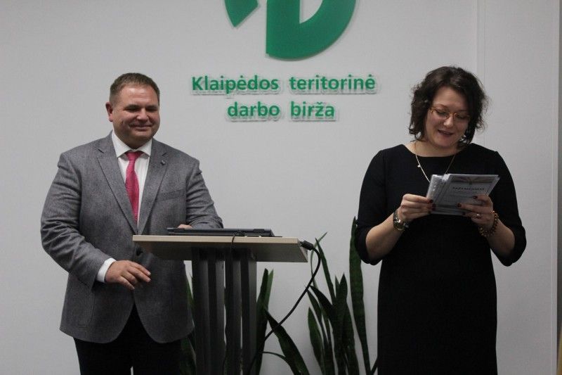 Lietuvos darbo biržos (LDB) Klaipėdos teritorinės darbo biržos direktorius Mindaugas Skritulskas  ir LDB direktorė Ligita Valalytės