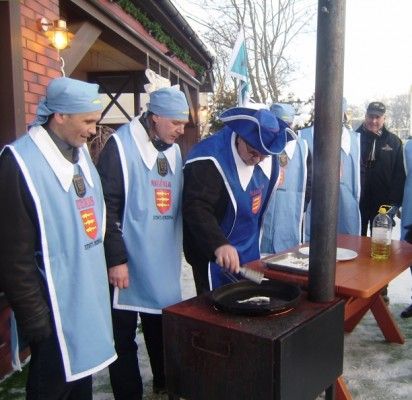 Atvykusieji į Palangą turės galimybę paskanauti marinuotų, rūkytų, vytintų ir kitaip pagamintų agurkais kvepiančių žuvų, pavyzdžiui, netgi stintų ikrų kotletų.