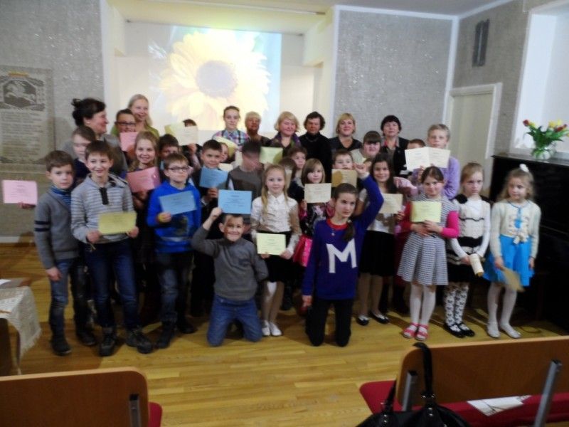 Pradinės mokyklos mokinukai skyrė eiles Lietuvai ir Kovo 11-ajai