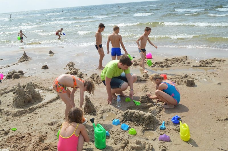 Padėti kurti šventę į pirmą susitikimą su jūra atvyksiantiems vaikams kviečiami ir savanoriai