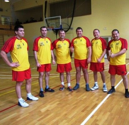 Kolegiškus ryšius su latviais užmezgė sporto aikštelėje