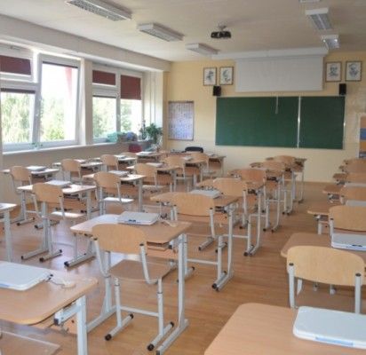 „Baltijos“ pagrindinėje mokykloje mokiniai nuo šiol turės testavimo kabinetą su 30 kompiuterizuotų darbo vietų.