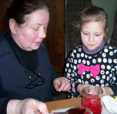 Margučių marginimo paslapčių lankytojus mokė ir etnologė Zita Baniulaitytė