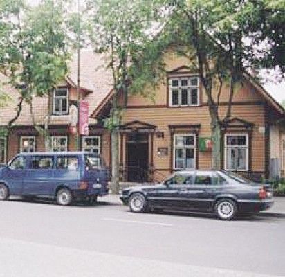 Prie vertingųjų Palangos senosios vaistinės savybių visų pirma priskiriama pastato tūrinė erdvinė kompozicija.