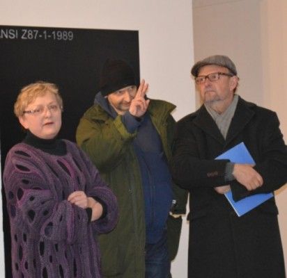 V. Ozarinsko (centre) parodą pristatė L. Turauskaitė ir R. Rastauskas.