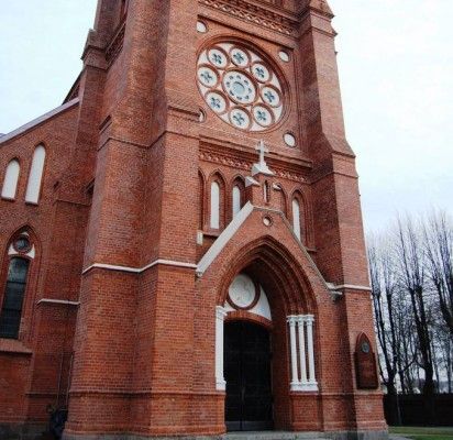 Bažnyčios varpų gaudesys = įkyrus triukšmas rytmetį?