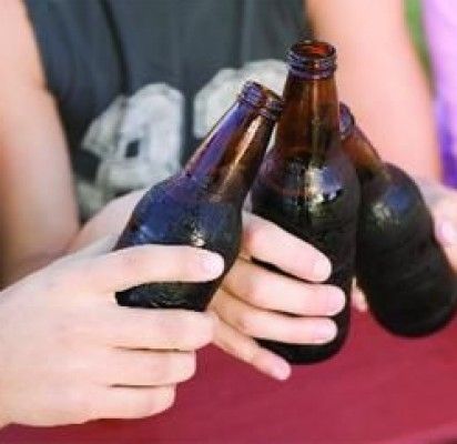 Palyginti su 2012 m., moksleiviai Palangoje vartoja 2,8 proc. mažiau alkoholinių gėrimų. Palangos PK nuotr.