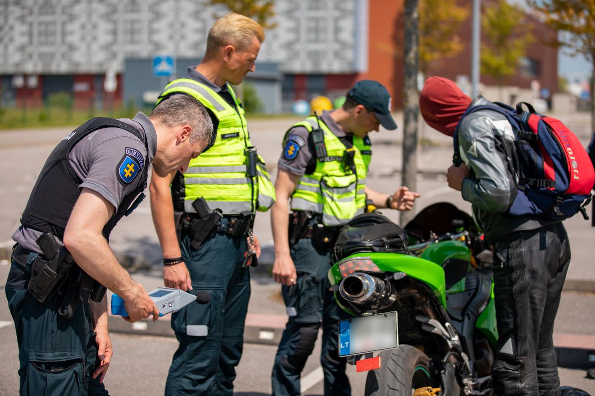 Klaipėdos kelių policijos pareigūnai nustatė kelis transporto priemonių keliamo triukšmo normų viršijimo atvejus